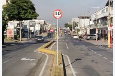 AVENIDA 31 DE MARÇO , ABSURDO!
